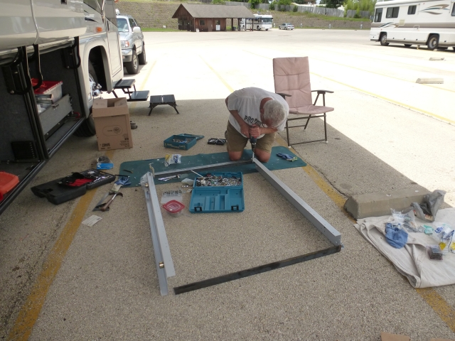 New cargo tray