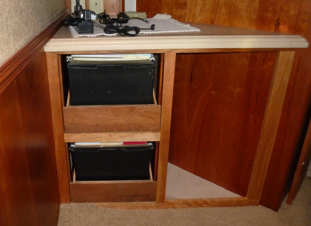 Desk cabinet