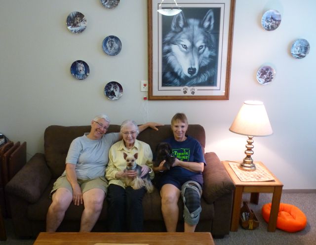 Lynne, Mom, Dazzie, Mindy, Gayle